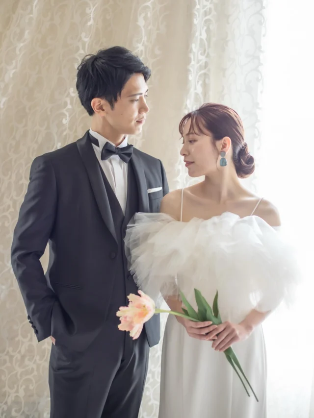 ひよしやは29日(月)をもちまして、年内の営業を終了させていただきます。

本年も多くのお客様とのご縁をいただき、
心より感謝申し上げます。

皆様の人生の大切な節目に携わらせていただけましたことを、
スタッフ一同、嬉しく思っております。

来年も笑顔あふれる一日をお届けできるよう、
心を込めてお手伝いさせていただきます。

皆様、どうぞ良いお年をお迎えください。

また新年は、1月4日(日) 10時より営業をスタートいたします。

2026年も、心ときめくお衣装選びのひとときをお過ごしいただけますよう安全安心に努めて参りたいと思います。

本年も誠にありがとうございました。

ひよしやスタッフ一同

Tel. 088-882-9611
HP. www.hiyoshiya.co.jp
( ページ上部URLから飛んで頂けます )

#高知婚#高知ウェディングドレス#高知ドレスショップ#高知フォトウェディング#ひよしや高知